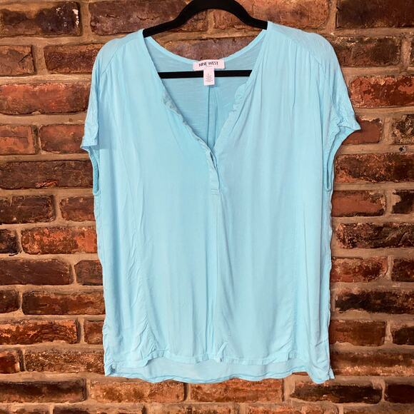 Nine West Sky Blue Short Sleeve Henley Button Top Women's Size Large - Picture 1 of 6